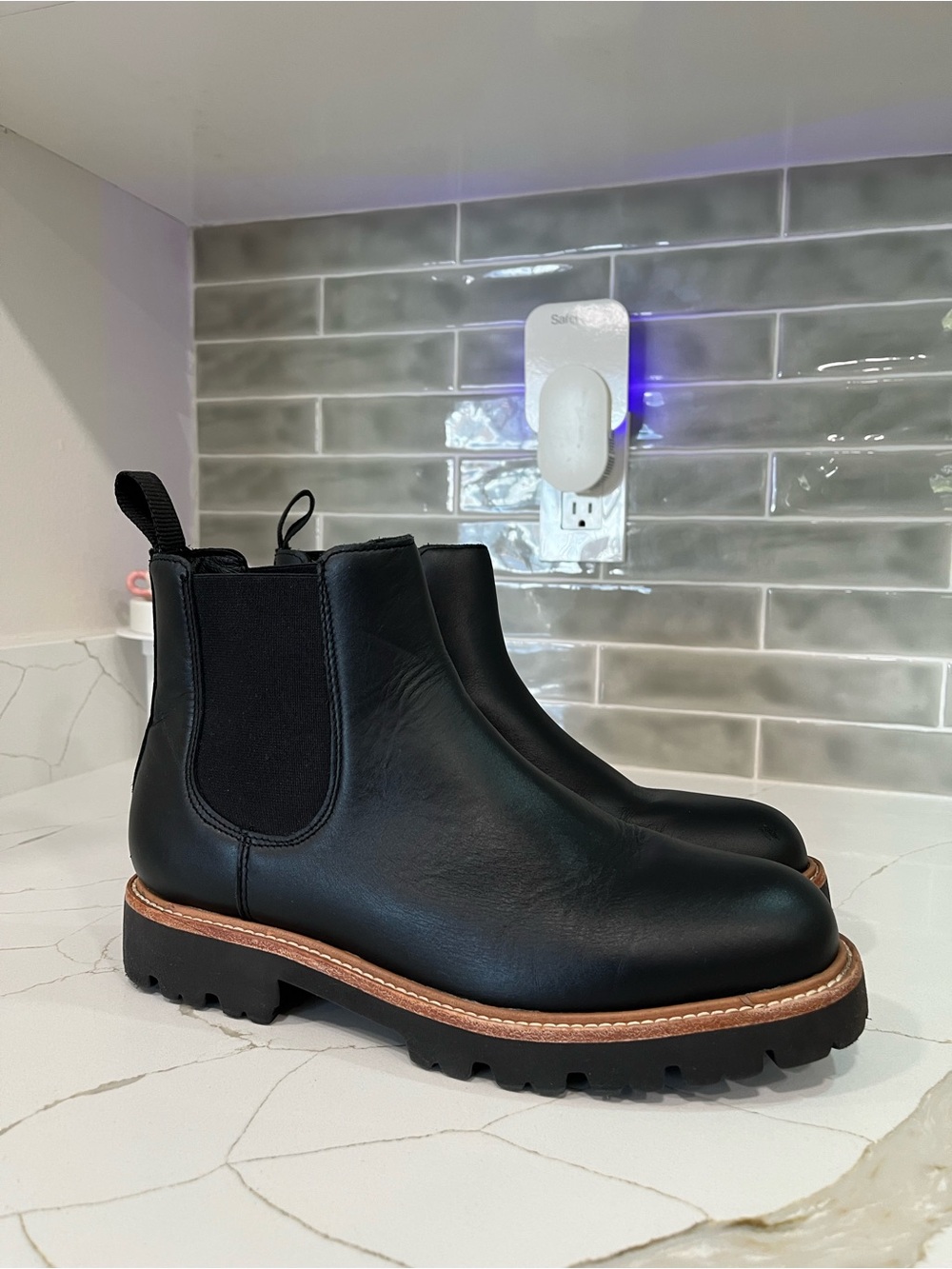 Nisolo Go-To Lug Chelsea Boot 2.0 Women’s Size 8.5 Color Black